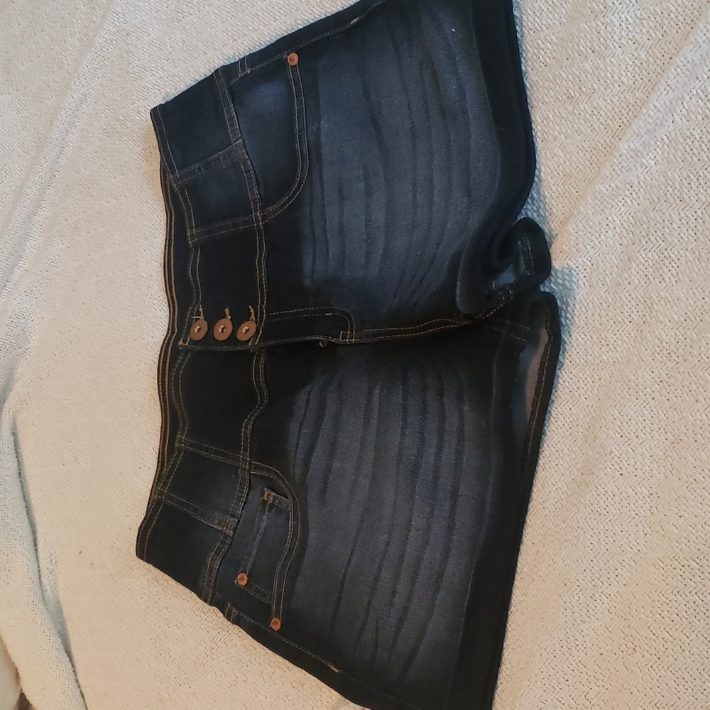 Dark Wash High Rise Short. NOBO (No Boundaries) Size 15